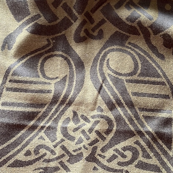 Irish Scarf Olive Green Evergreen Wool Celtic Knot Bird Traditional Design - Picture 6 of 16